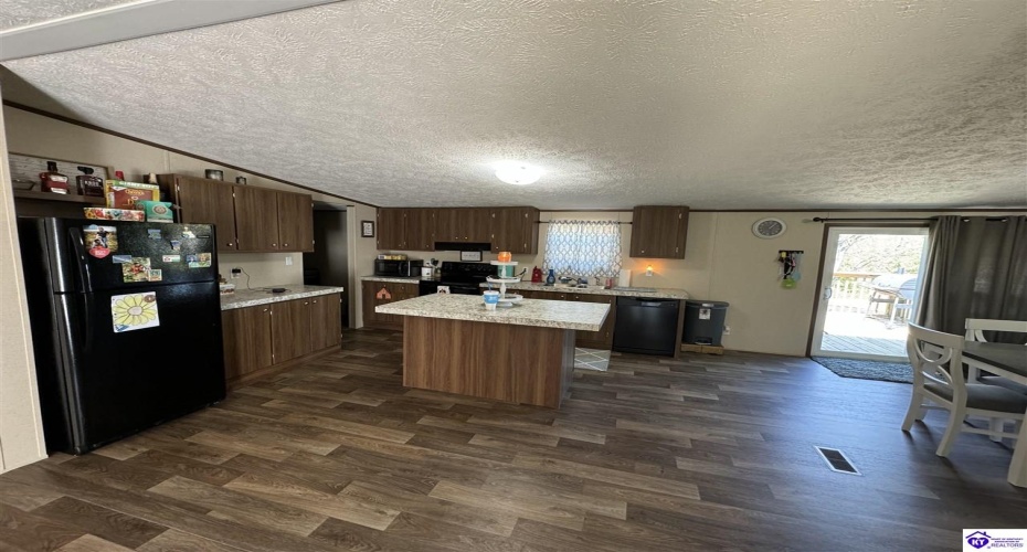 Brandenburg-Irvington Ln, Irvington, Kentucky 40146, ,2 BathroomsBathrooms,For Sale,Brandenburg-Irvington Ln,HK24003448