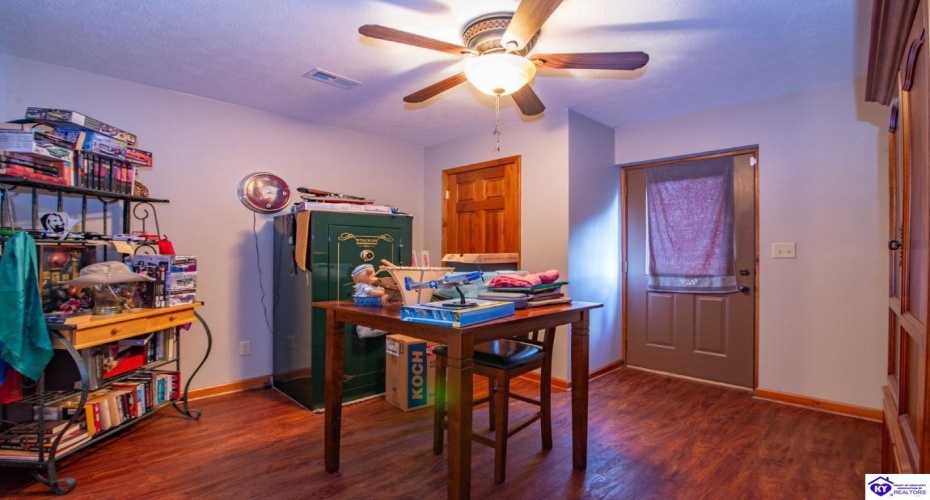 Upton Talley Road, Upton, Kentucky 42784, ,3 BathroomsBathrooms,For Sale,Upton Talley Road,HK24003457