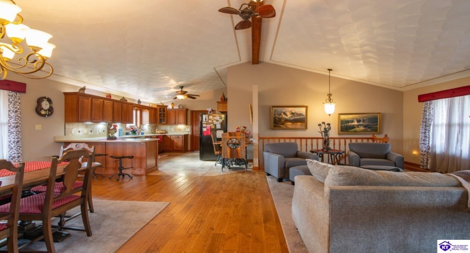 Upton Talley Road, Upton, Kentucky 42784, ,3 BathroomsBathrooms,For Sale,Upton Talley Road,HK24003457