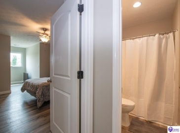 Southern Lake Drive, Elizabethtown, Kentucky 42701, ,3 BathroomsBathrooms,For Sale,Southern Lake Drive,HK24003461 Southern Lake Drive, Elizabethtown, Kentucky 42701, ,3 BathroomsBathrooms,For Sale,Southern Lake Drive,HK24003461