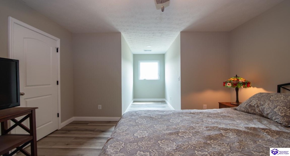 Southern Lake Drive, Elizabethtown, Kentucky 42701, ,3 BathroomsBathrooms,For Sale,Southern Lake Drive,HK24003461