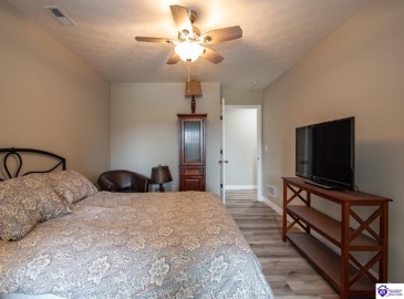 Southern Lake Drive, Elizabethtown, Kentucky 42701, ,3 BathroomsBathrooms,For Sale,Southern Lake Drive,HK24003461 Southern Lake Drive, Elizabethtown, Kentucky 42701, ,3 BathroomsBathrooms,For Sale,Southern Lake Drive,HK24003461