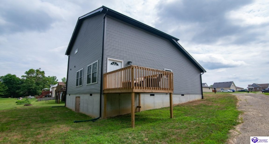 Southern Lake Drive, Elizabethtown, Kentucky 42701, ,3 BathroomsBathrooms,For Sale,Southern Lake Drive,HK24003461