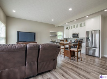 Southern Lake Drive, Elizabethtown, Kentucky 42701, ,3 BathroomsBathrooms,For Sale,Southern Lake Drive,HK24003461 Southern Lake Drive, Elizabethtown, Kentucky 42701, ,3 BathroomsBathrooms,For Sale,Southern Lake Drive,HK24003461