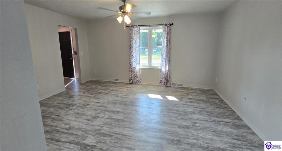 Kristen Court, Radcliff, Kentucky 40160, ,3 BathroomsBathrooms,For Sale,Kristen Court,HK24003465