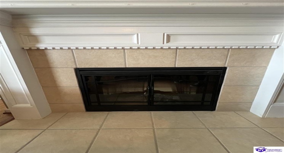 Jey Drive, Elizabethtown, Kentucky 42701, ,3 BathroomsBathrooms,For Sale,Jey Drive,HK24003484