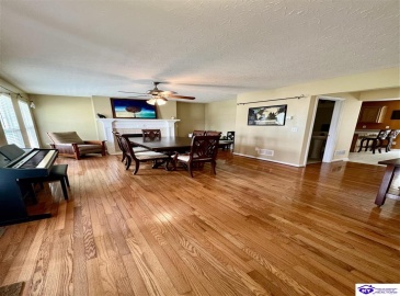 Jey Drive, Elizabethtown, Kentucky 42701, ,3 BathroomsBathrooms,For Sale,Jey Drive,HK24003484 Jey Drive, Elizabethtown, Kentucky 42701, ,3 BathroomsBathrooms,For Sale,Jey Drive,HK24003484