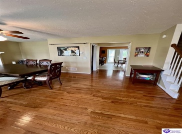 Jey Drive, Elizabethtown, Kentucky 42701, ,3 BathroomsBathrooms,For Sale,Jey Drive,HK24003484 Jey Drive, Elizabethtown, Kentucky 42701, ,3 BathroomsBathrooms,For Sale,Jey Drive,HK24003484