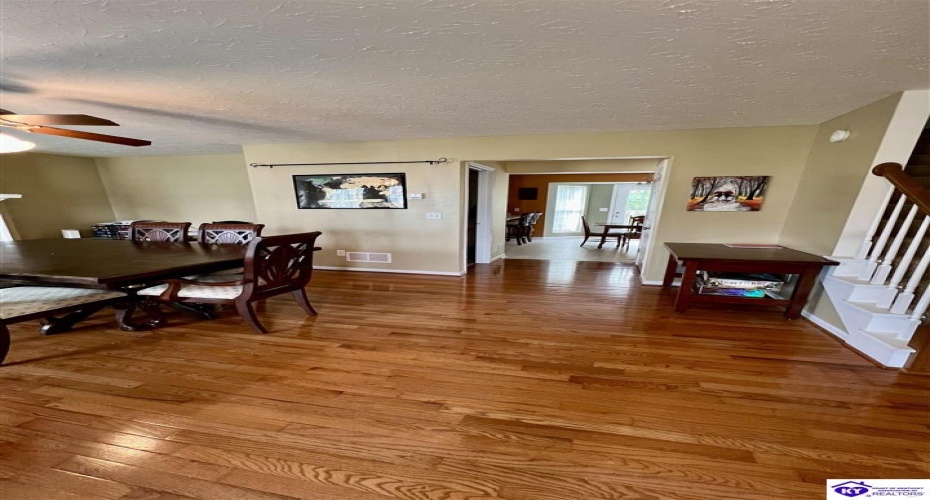 Jey Drive, Elizabethtown, Kentucky 42701, ,3 BathroomsBathrooms,For Sale,Jey Drive,HK24003484