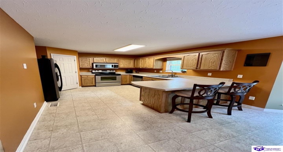 Jey Drive, Elizabethtown, Kentucky 42701, ,3 BathroomsBathrooms,For Sale,Jey Drive,HK24003484