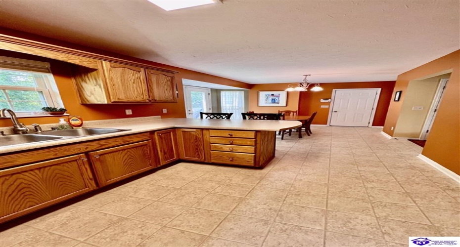 Jey Drive, Elizabethtown, Kentucky 42701, ,3 BathroomsBathrooms,For Sale,Jey Drive,HK24003484