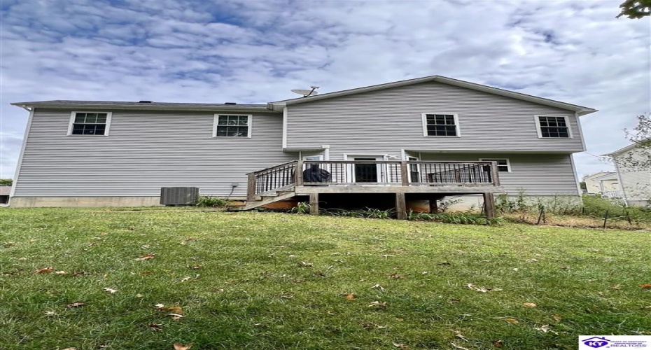 Jey Drive, Elizabethtown, Kentucky 42701, ,3 BathroomsBathrooms,For Sale,Jey Drive,HK24003484