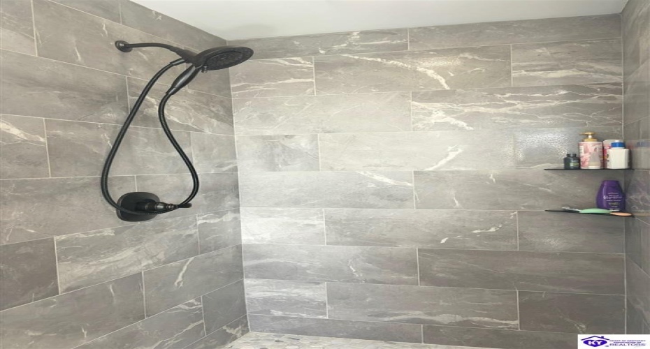 Sanders Road, Campbellsville, Kentucky 42718, ,2 BathroomsBathrooms,For Sale,Sanders Road,HK24003486