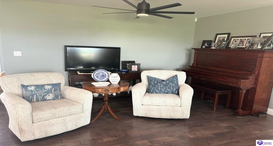 Sanders Road, Campbellsville, Kentucky 42718, ,2 BathroomsBathrooms,For Sale,Sanders Road,HK24003486