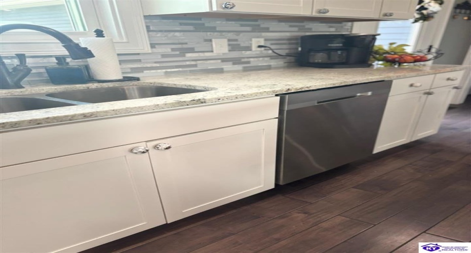 Sanders Road, Campbellsville, Kentucky 42718, ,2 BathroomsBathrooms,For Sale,Sanders Road,HK24003486