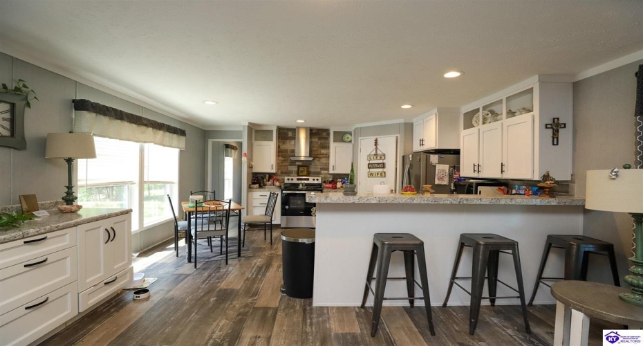 Deer Haven Drive, Elizabethtown, Kentucky 42701, ,2 BathroomsBathrooms,For Sale,Deer Haven Drive,HK24002351