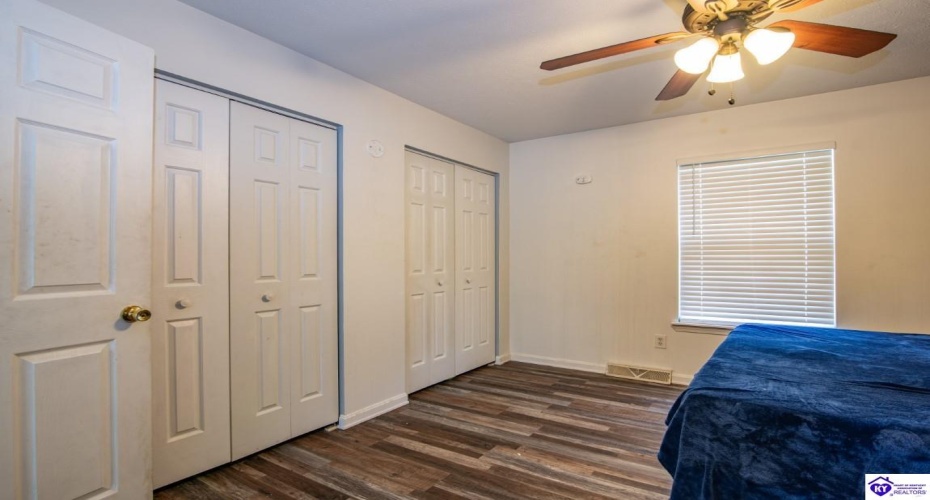 Lorien Court, Elizabethtown, Kentucky 42701, ,2 BathroomsBathrooms,For Sale,Lorien Court,HK24003488