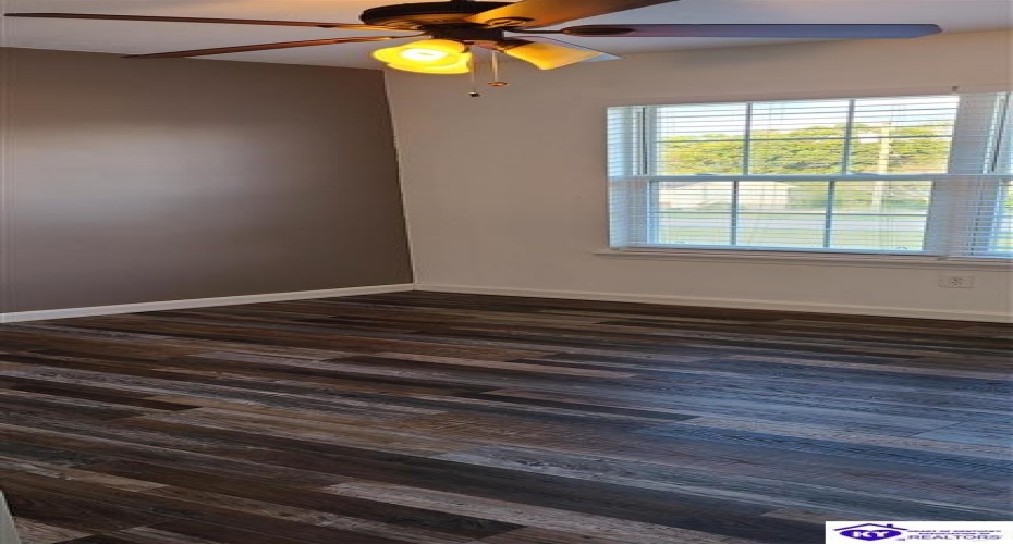 Lorien Court, Elizabethtown, Kentucky 42701, ,2 BathroomsBathrooms,For Sale,Lorien Court,HK24003488