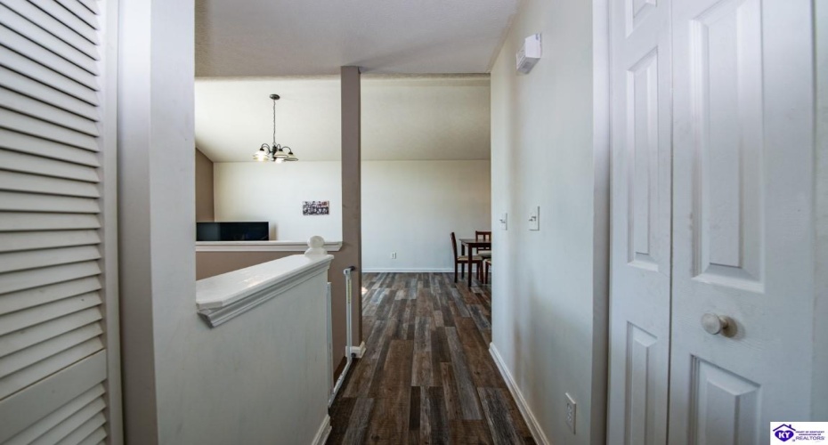 Lorien Court, Elizabethtown, Kentucky 42701, ,2 BathroomsBathrooms,For Sale,Lorien Court,HK24003488