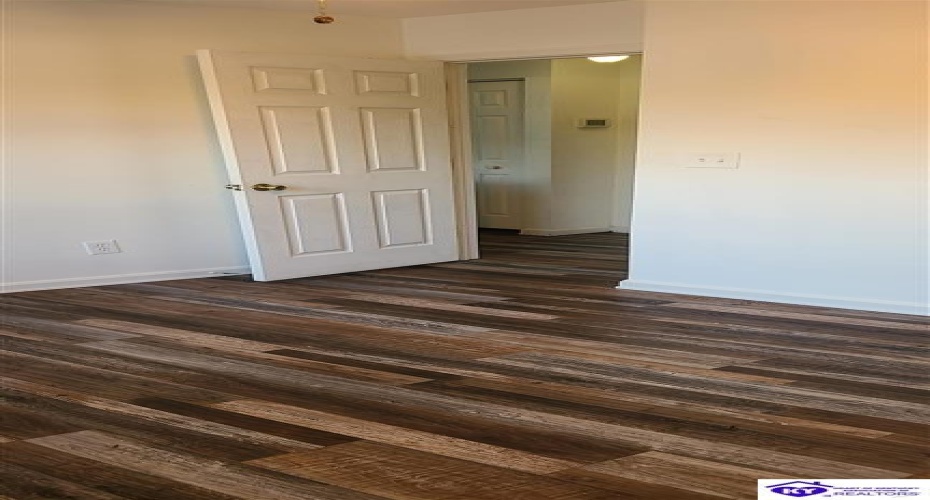 Lorien Court, Elizabethtown, Kentucky 42701, ,2 BathroomsBathrooms,For Sale,Lorien Court,HK24003488