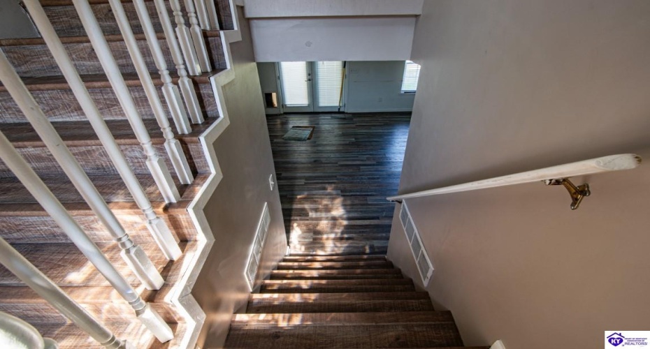 Lorien Court, Elizabethtown, Kentucky 42701, ,2 BathroomsBathrooms,For Sale,Lorien Court,HK24003488