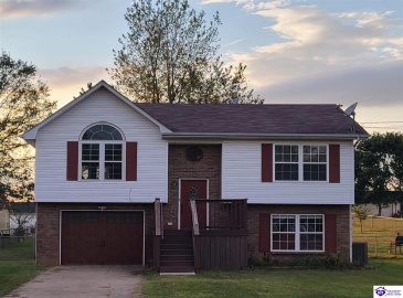 Lorien Court, Elizabethtown, Kentucky 42701, ,2 BathroomsBathrooms,For Sale,Lorien Court,HK24003488 Lorien Court, Elizabethtown, Kentucky 42701, ,2 BathroomsBathrooms,For Sale,Lorien Court,HK24003488