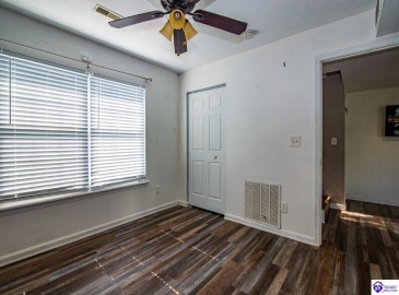 Lorien Court, Elizabethtown, Kentucky 42701, ,2 BathroomsBathrooms,For Sale,Lorien Court,HK24003488 Lorien Court, Elizabethtown, Kentucky 42701, ,2 BathroomsBathrooms,For Sale,Lorien Court,HK24003488