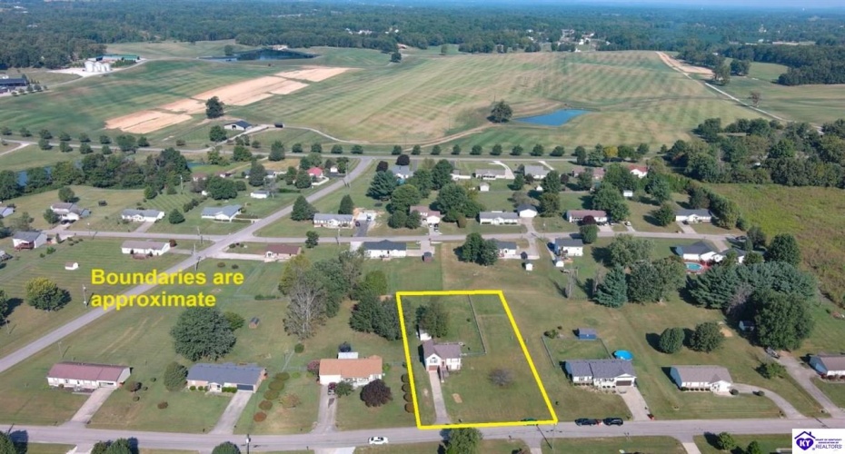 Lorien Court, Elizabethtown, Kentucky 42701, ,2 BathroomsBathrooms,For Sale,Lorien Court,HK24003488