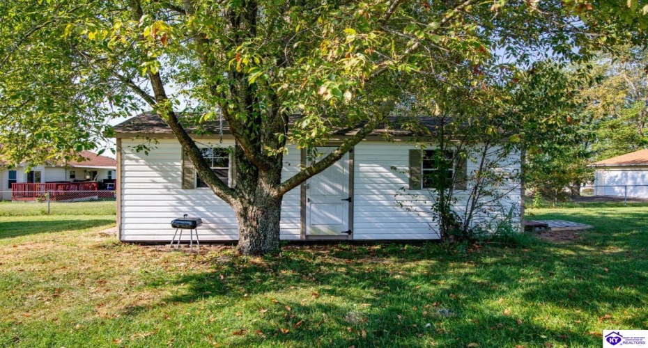 Lorien Court, Elizabethtown, Kentucky 42701, ,2 BathroomsBathrooms,For Sale,Lorien Court,HK24003488