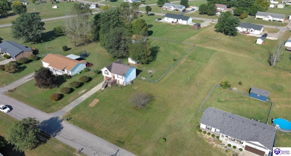 Lorien Court, Elizabethtown, Kentucky 42701, ,2 BathroomsBathrooms,For Sale,Lorien Court,HK24003488