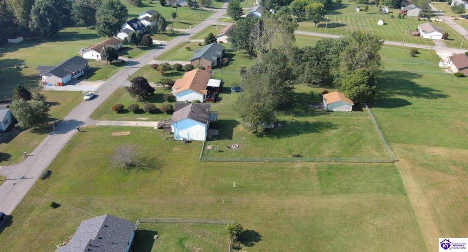 Lorien Court, Elizabethtown, Kentucky 42701, ,2 BathroomsBathrooms,For Sale,Lorien Court,HK24003488