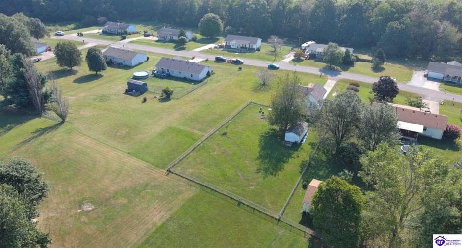 Lorien Court, Elizabethtown, Kentucky 42701, ,2 BathroomsBathrooms,For Sale,Lorien Court,HK24003488