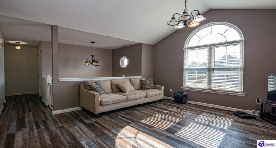 Lorien Court, Elizabethtown, Kentucky 42701, ,2 BathroomsBathrooms,For Sale,Lorien Court,HK24003488