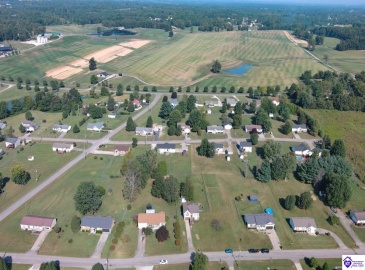 Lorien Court, Elizabethtown, Kentucky 42701, ,2 BathroomsBathrooms,For Sale,Lorien Court,HK24003488 Lorien Court, Elizabethtown, Kentucky 42701, ,2 BathroomsBathrooms,For Sale,Lorien Court,HK24003488