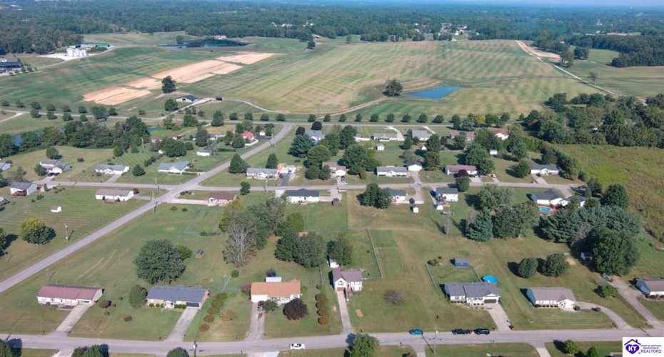 Lorien Court, Elizabethtown, Kentucky 42701, ,2 BathroomsBathrooms,For Sale,Lorien Court,HK24003488