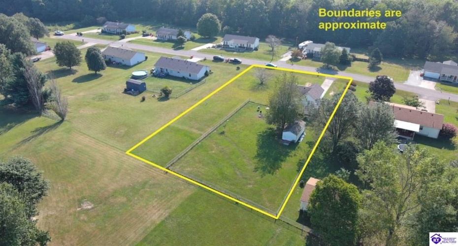 Lorien Court, Elizabethtown, Kentucky 42701, ,2 BathroomsBathrooms,For Sale,Lorien Court,HK24003488