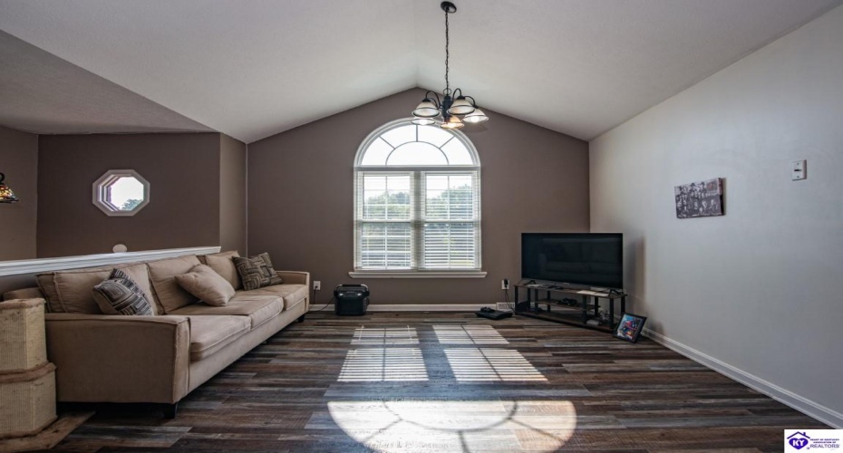 Lorien Court, Elizabethtown, Kentucky 42701, ,2 BathroomsBathrooms,For Sale,Lorien Court,HK24003488