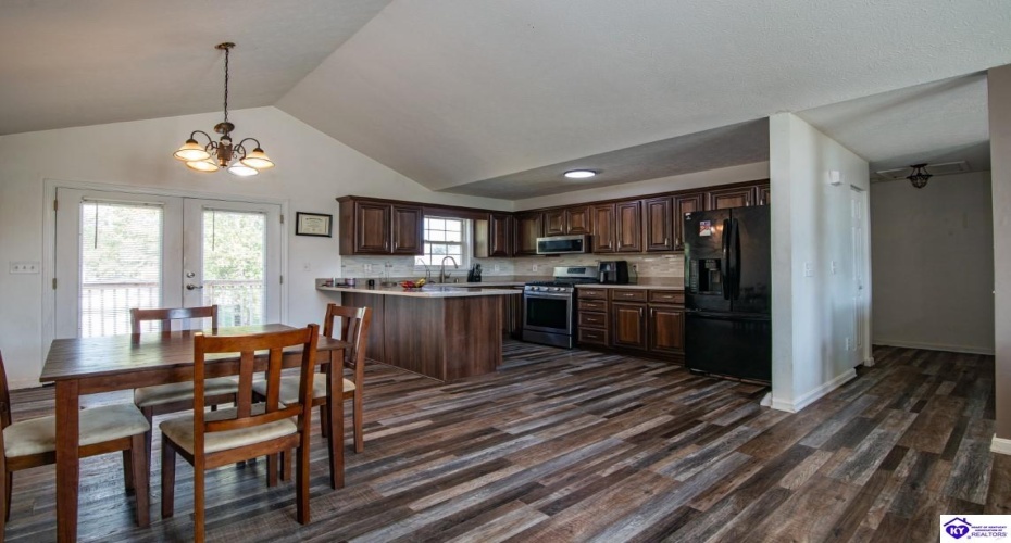 Lorien Court, Elizabethtown, Kentucky 42701, ,2 BathroomsBathrooms,For Sale,Lorien Court,HK24003488