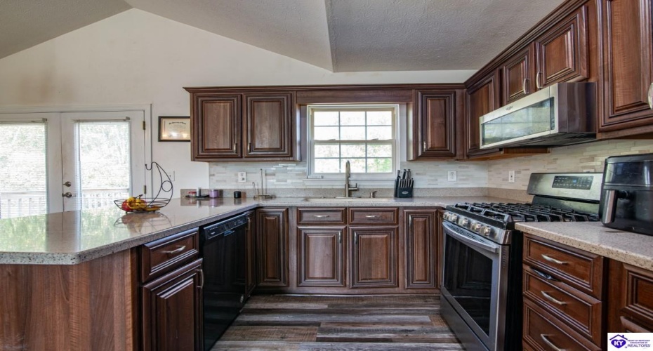 Lorien Court, Elizabethtown, Kentucky 42701, ,2 BathroomsBathrooms,For Sale,Lorien Court,HK24003488