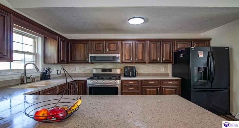 Lorien Court, Elizabethtown, Kentucky 42701, ,2 BathroomsBathrooms,For Sale,Lorien Court,HK24003488