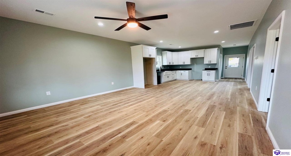 Davis Street, Campbellsville, Kentucky 42718, ,1 BathroomBathrooms,For Sale,Davis Street,HK24003489