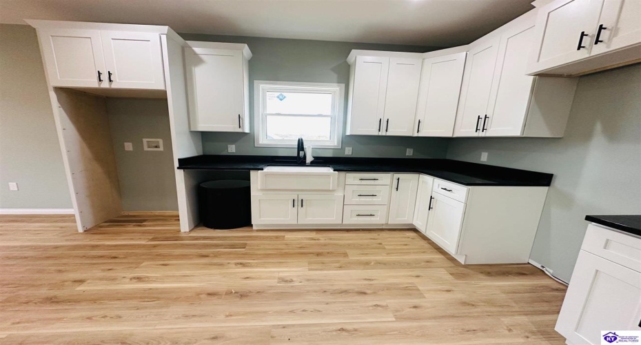 Davis Street, Campbellsville, Kentucky 42718, ,1 BathroomBathrooms,For Sale,Davis Street,HK24003489