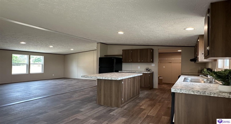 Padgett Road, Elizabethtown, Kentucky 42701, ,2 BathroomsBathrooms,For Sale,Padgett Road,HK24003491