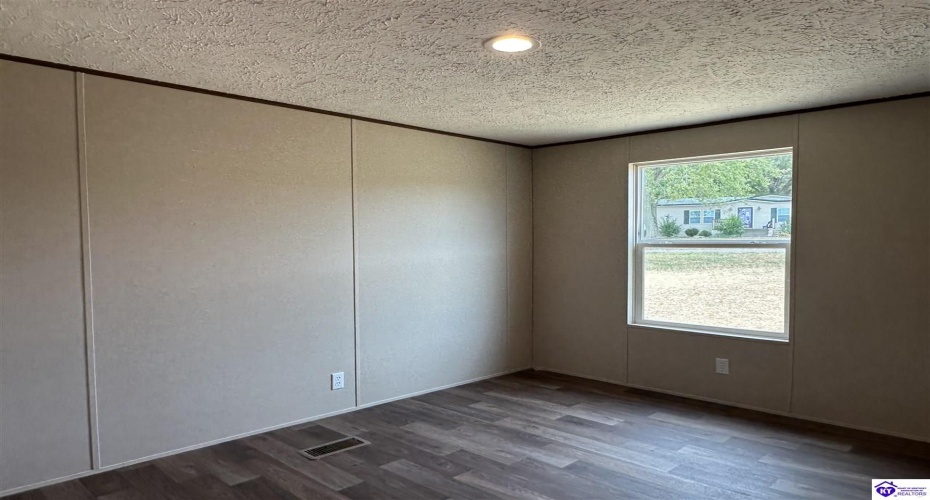 Padgett Road, Elizabethtown, Kentucky 42701, ,2 BathroomsBathrooms,For Sale,Padgett Road,HK24003491