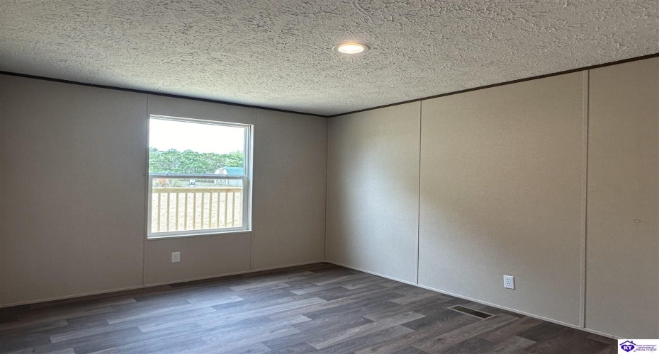 Padgett Road, Elizabethtown, Kentucky 42701, ,2 BathroomsBathrooms,For Sale,Padgett Road,HK24003491