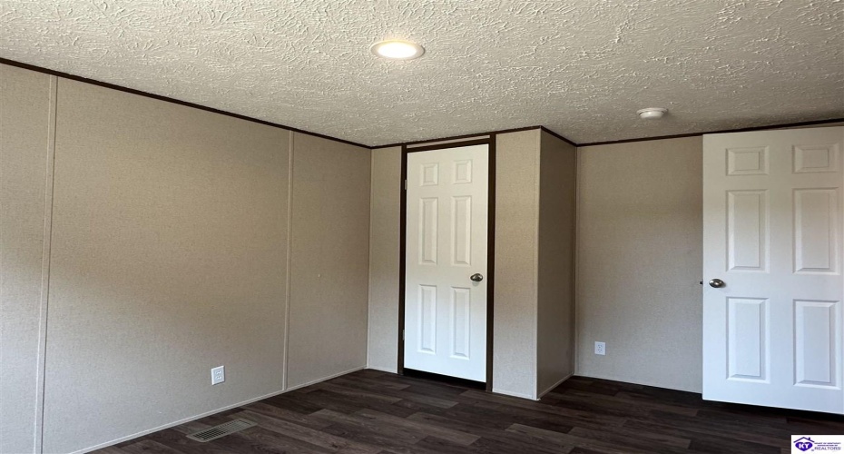 Padgett Road, Elizabethtown, Kentucky 42701, ,2 BathroomsBathrooms,For Sale,Padgett Road,HK24003491