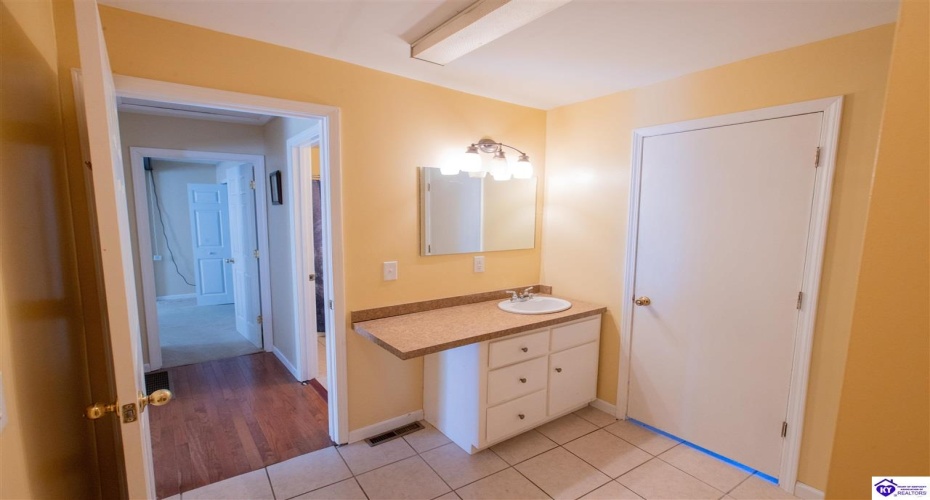 Wells Landing Road, Danville, Kentucky 40422, ,2 BathroomsBathrooms,For Sale,Wells Landing Road,HK24003492