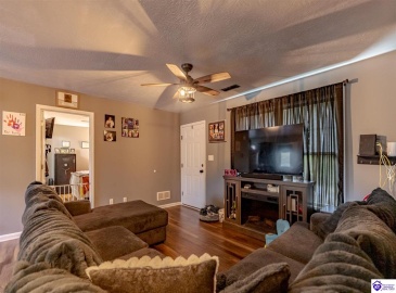 Darren Drive, Leitchfield, Kentucky 42754, ,2 BathroomsBathrooms,For Sale,Darren Drive,HK24003493 Darren Drive, Leitchfield, Kentucky 42754, ,2 BathroomsBathrooms,For Sale,Darren Drive,HK24003493