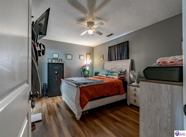 Darren Drive, Leitchfield, Kentucky 42754, ,2 BathroomsBathrooms,For Sale,Darren Drive,HK24003493 Darren Drive, Leitchfield, Kentucky 42754, ,2 BathroomsBathrooms,For Sale,Darren Drive,HK24003493