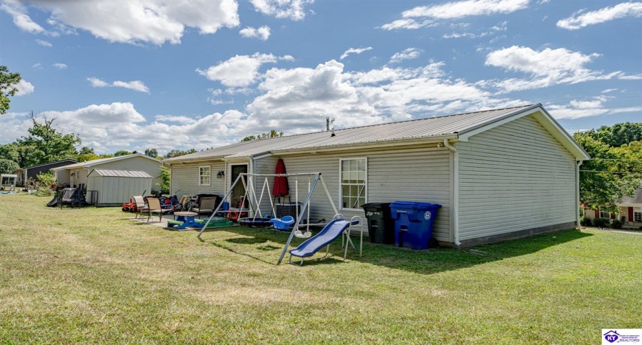 Darren Drive, Leitchfield, Kentucky 42754, ,2 BathroomsBathrooms,For Sale,Darren Drive,HK24003493 Darren Drive, Leitchfield, Kentucky 42754, ,2 BathroomsBathrooms,For Sale,Darren Drive,HK24003493